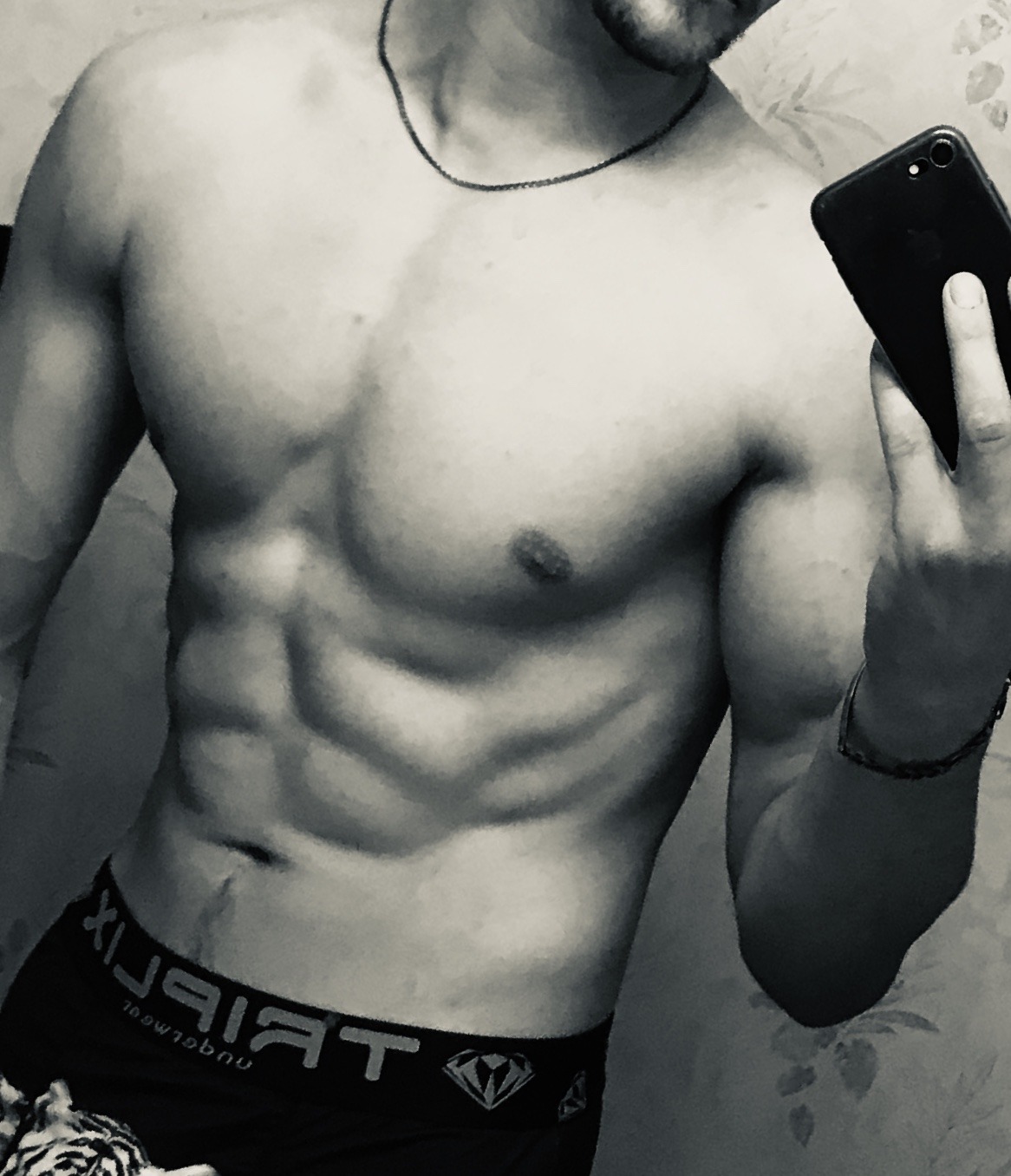 Profil de Khalis, 25 ans, Cruising gay à Eggenwil