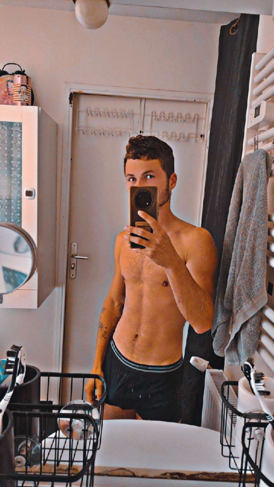 Profil de Guerlin, 22 ans, Cruising gay à Mariastein