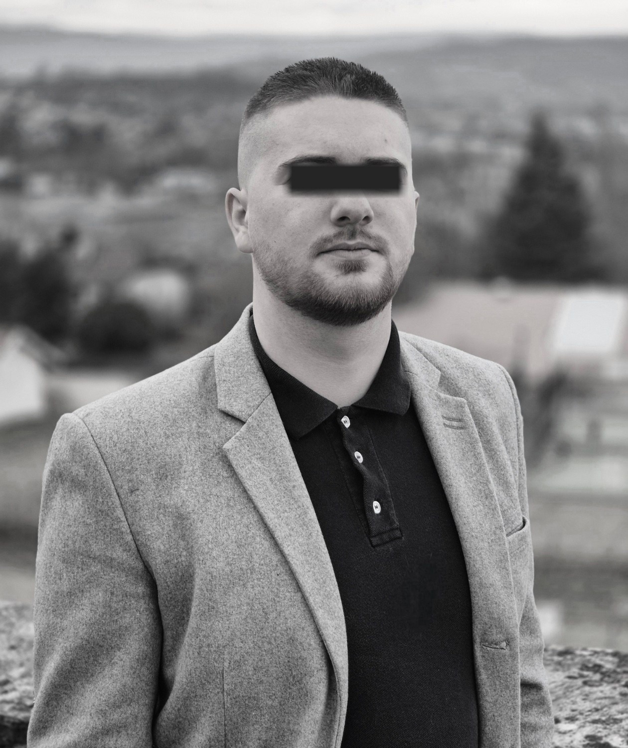 Profil de Adil, 25 ans, Cruising gay à Sommentier