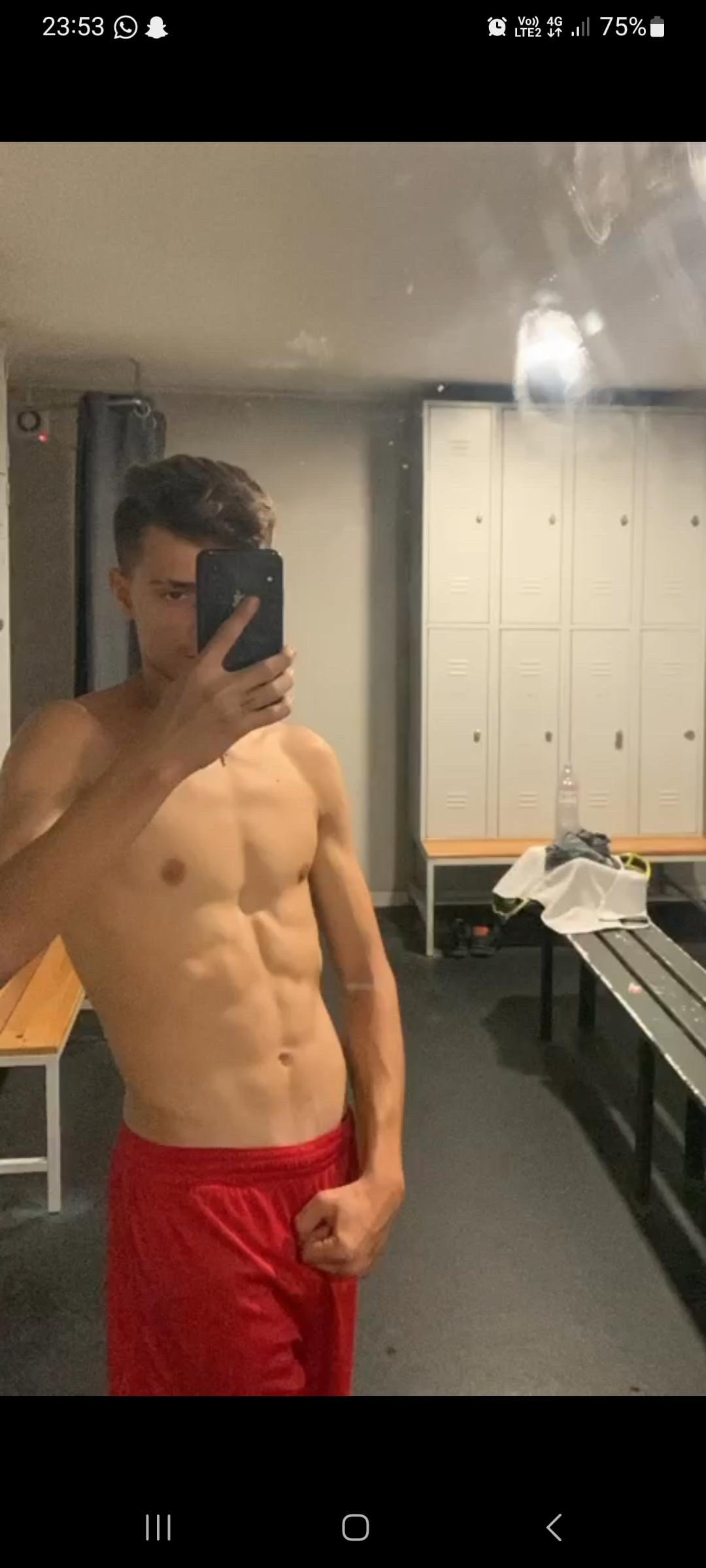 Profil de Chen, 20 ans, Cruising gay à Rossa