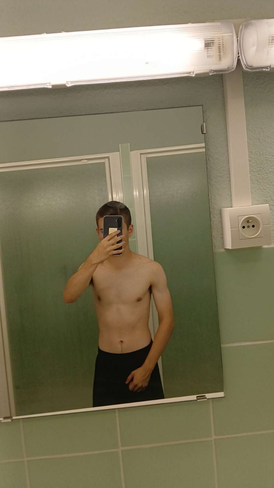 Profil de Muslim, 18 ans, Cruising gay à Vättis