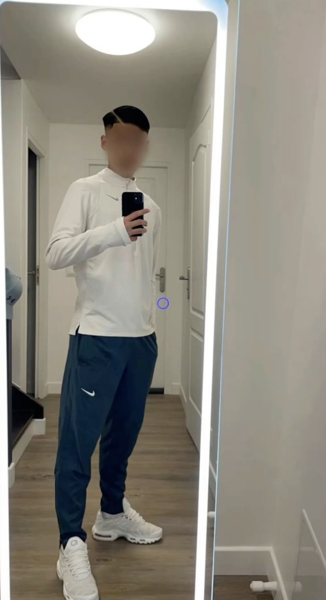 Profil de Elone, 21 ans, Cruising gay à Vernier
