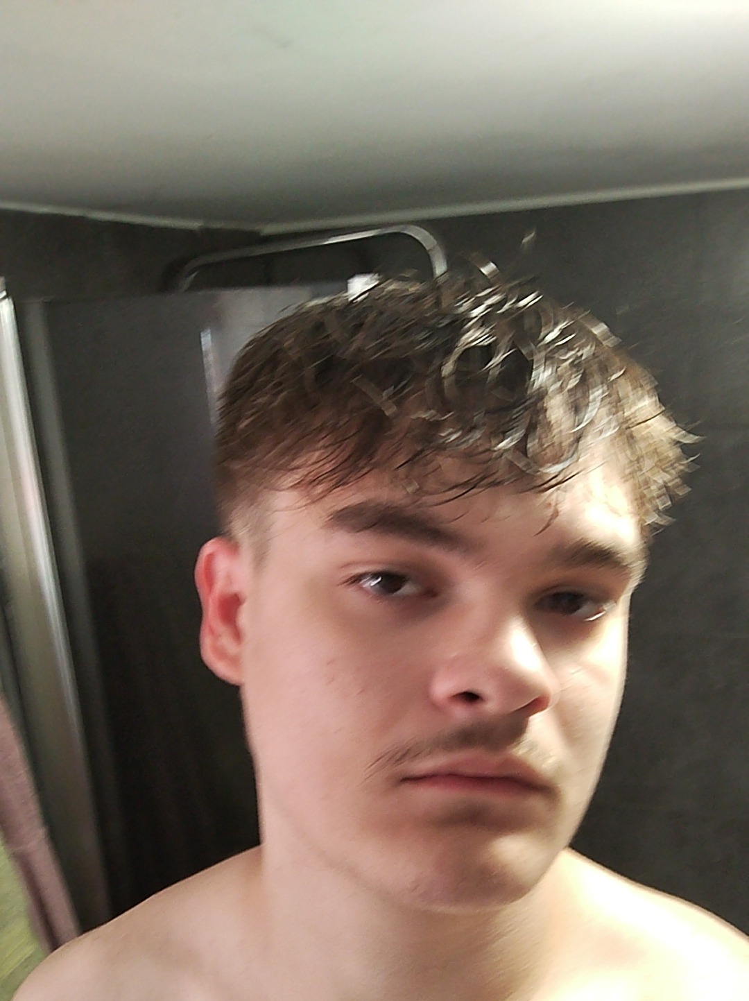 Profil de Gilbert, 19 ans, Cruising gay à Messen