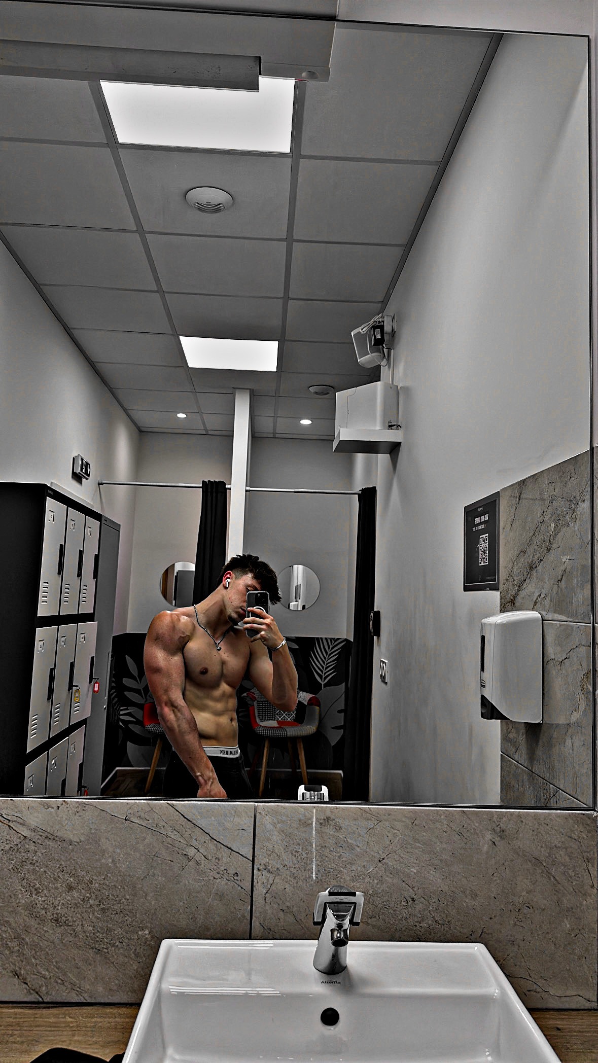 Profil de Nassuf, 19 ans, Cruising gay à Gettnau