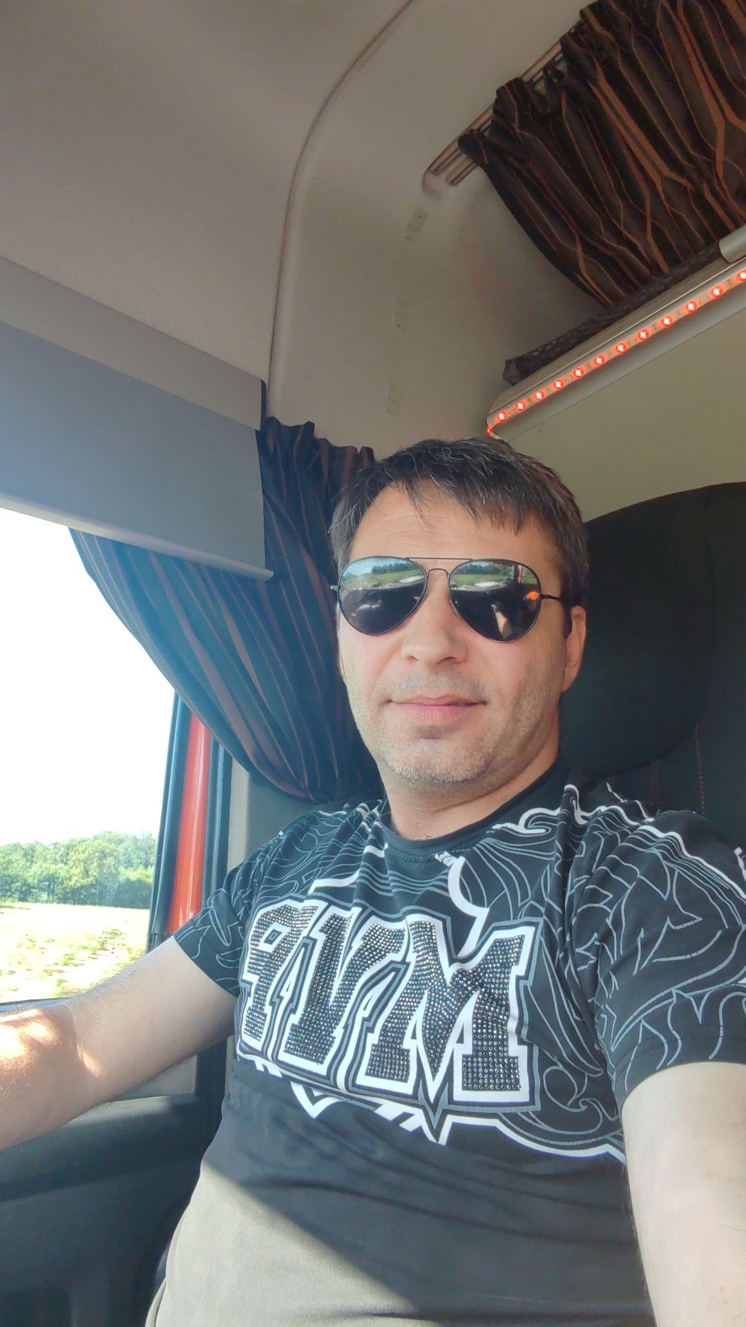 Profil de Revan, 46 ans, Cruising gay à Vuarrens