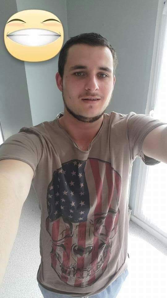 Profil de Elone, 33 ans, Cruising gay à Liesberg