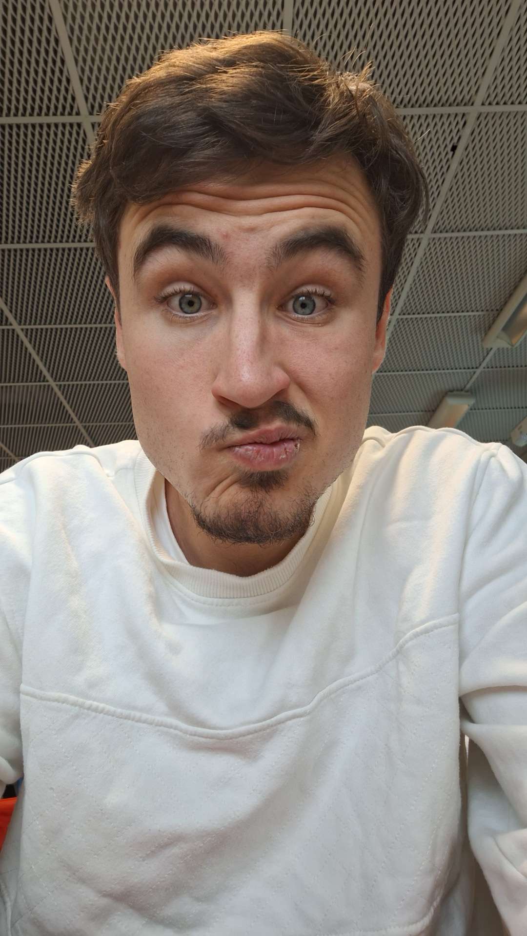 Profil de Arron, 19 ans, Cruising gay à Herbetswil