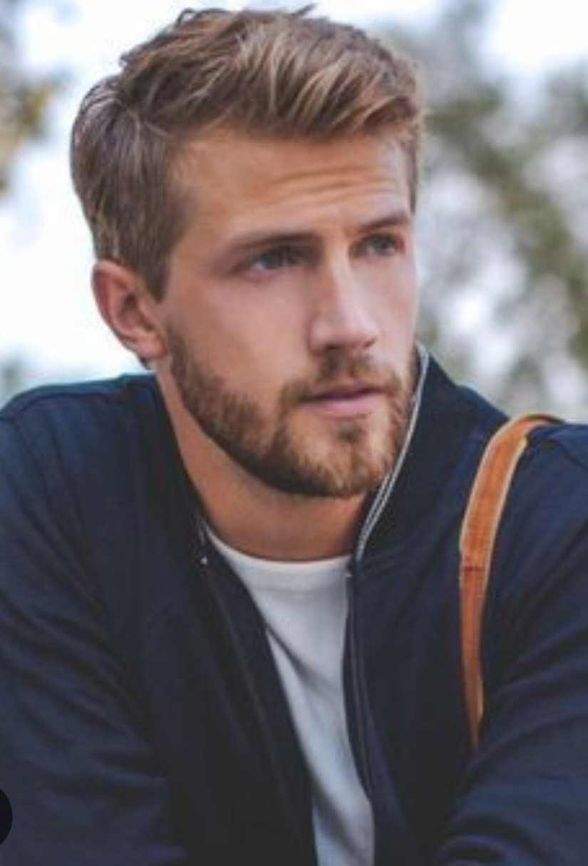 Profil de Lirone, 29 ans, Cruising gay à Corserey