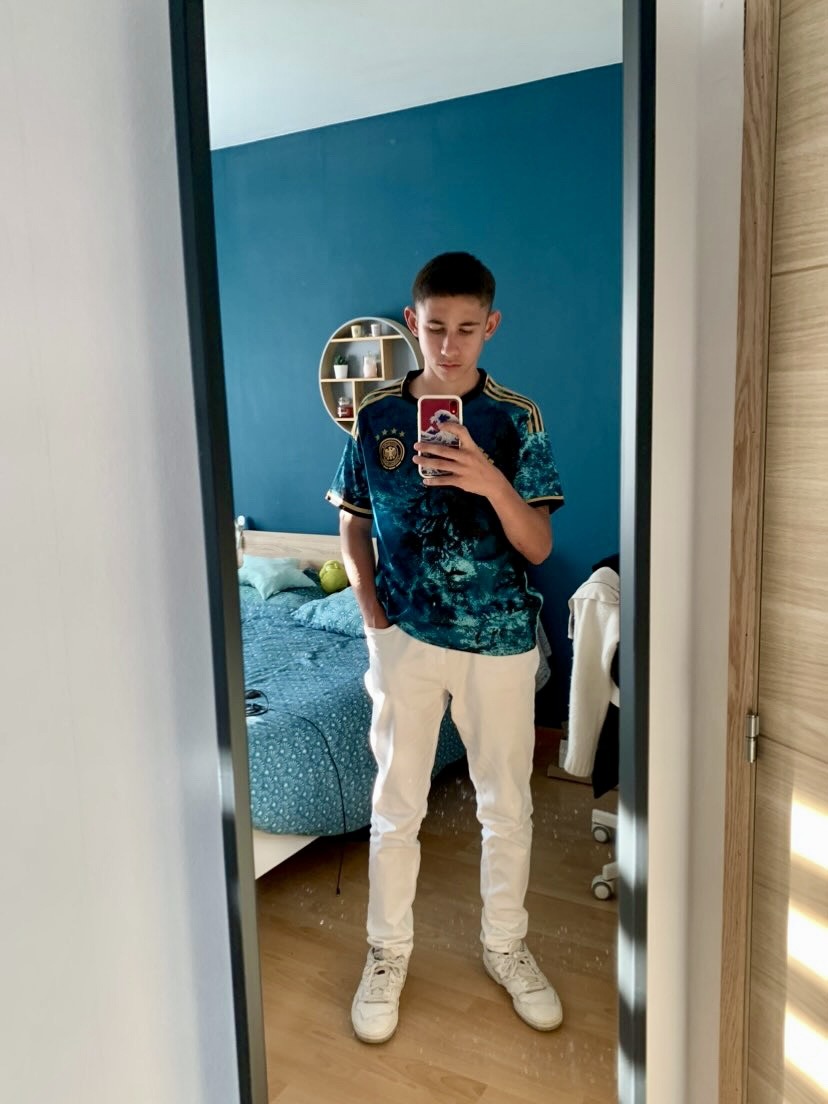 Profil de Hélie, 21 ans, Cruising gay à Loc