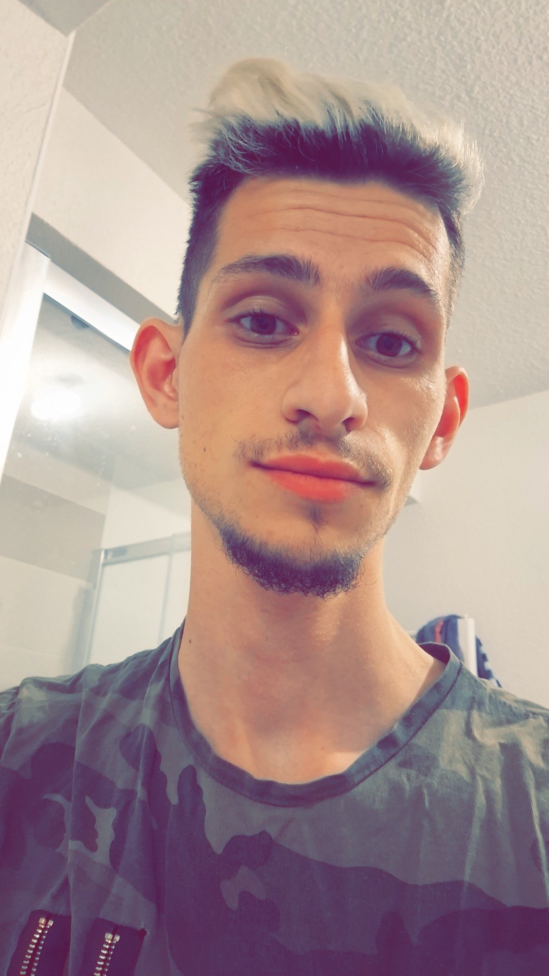 Profil de Lennon, 28 ans, Cruising gay à Agiez