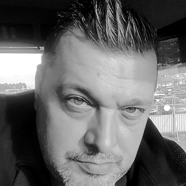 Profil de Divin, 52 ans, Cruising gay à Lurtigen