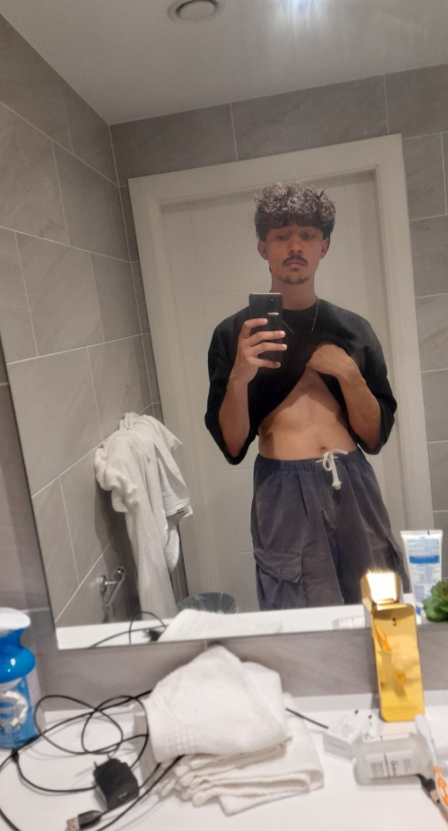 Profil de Alae, 19 ans, Cruising gay à Premier