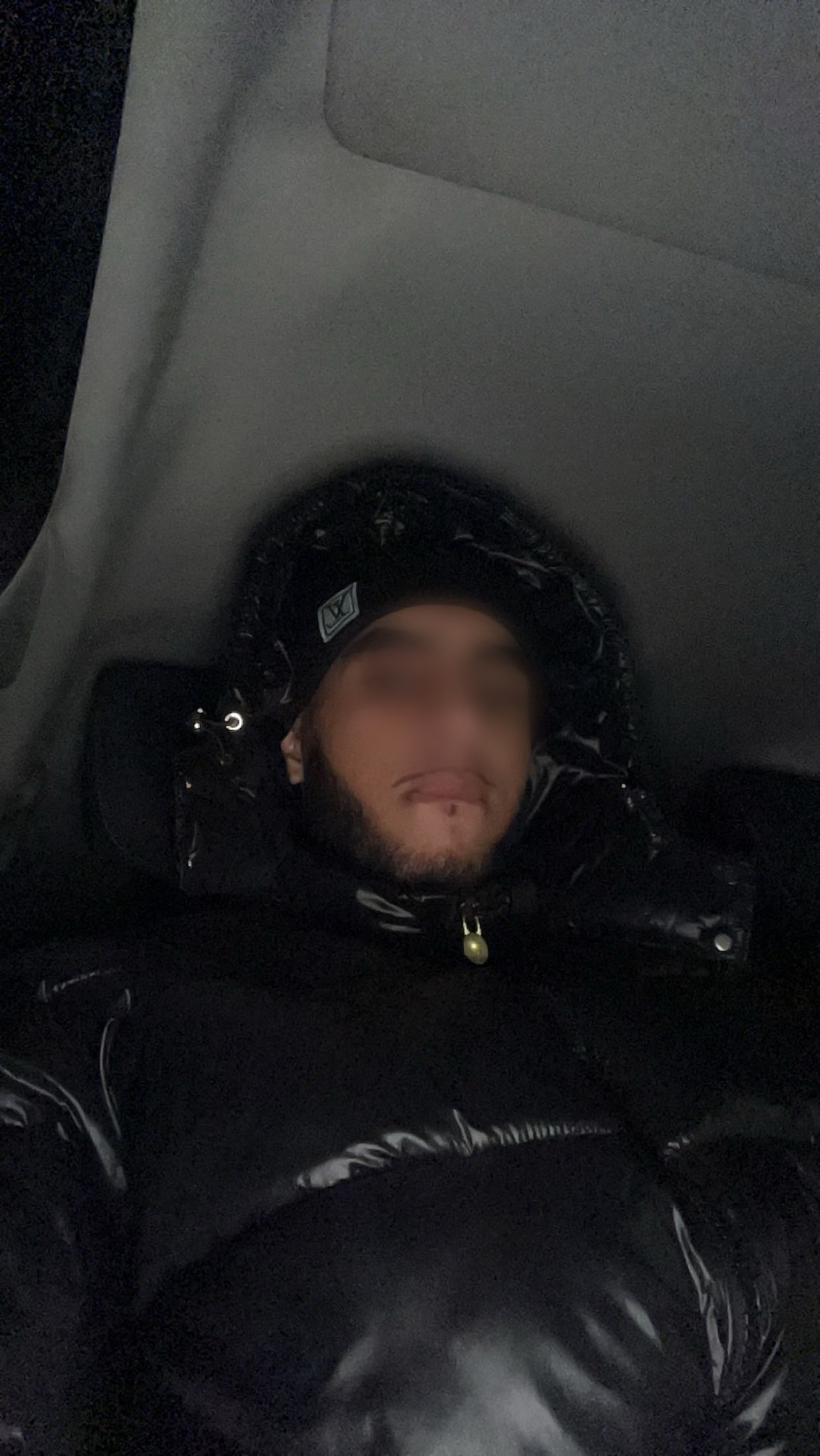 Profil de Alseny, 20 ans, Cruising gay à Vättis