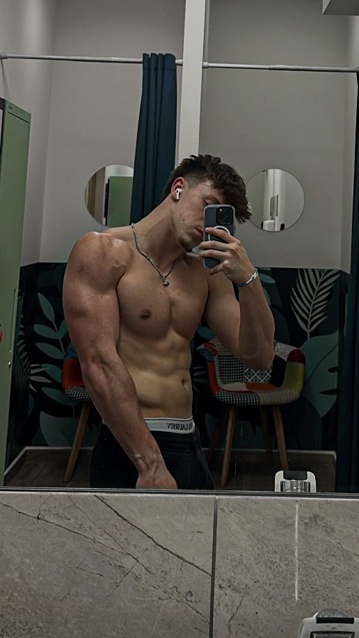 Profil de Michel-ange, 21 ans, Cruising gay à Wolhusen