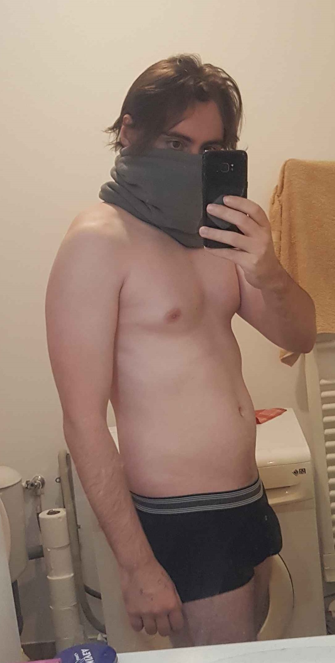 Profil de Mehidi, 21 ans, Cruising gay à Brienz BE