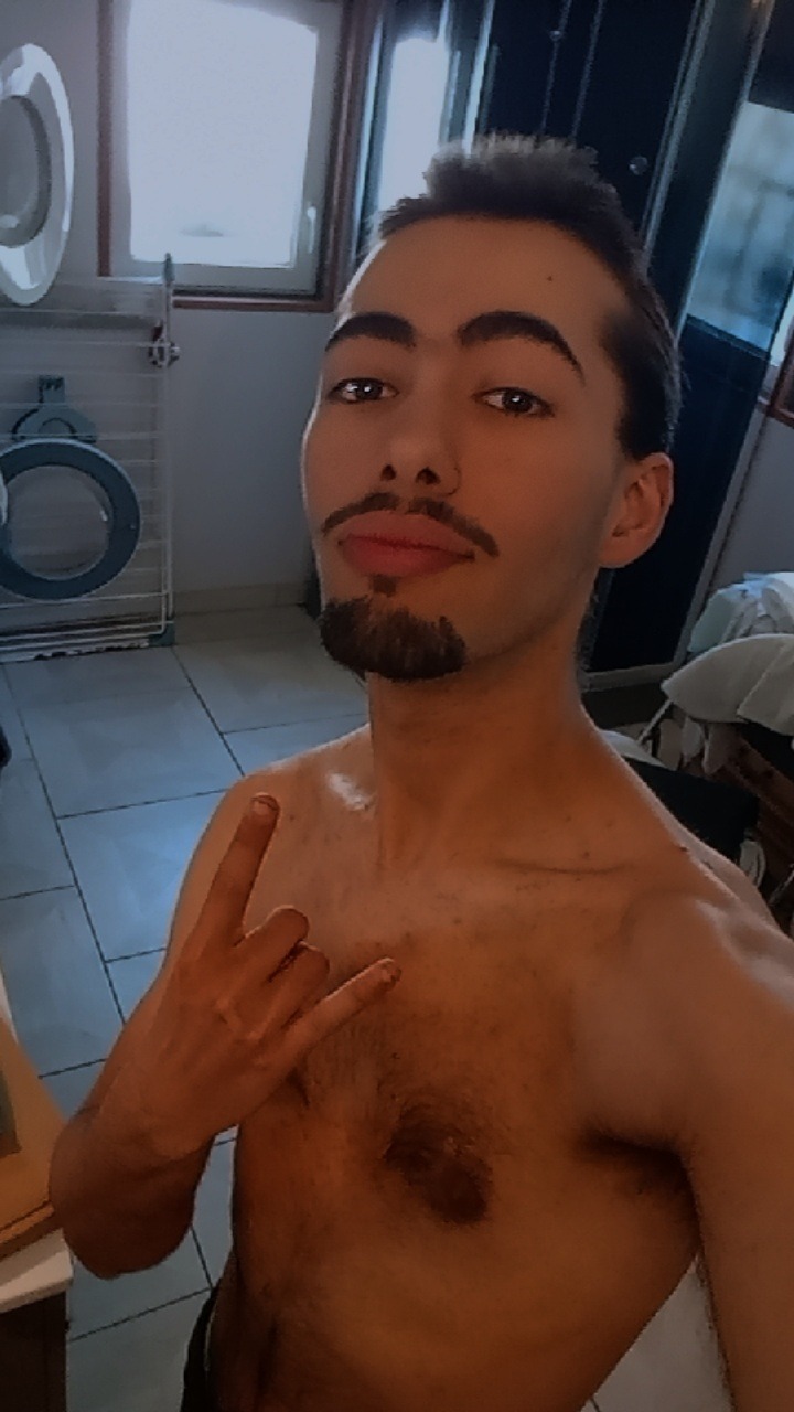 Profil de Hellmut, 22 ans, Cruising gay à Hohenrain