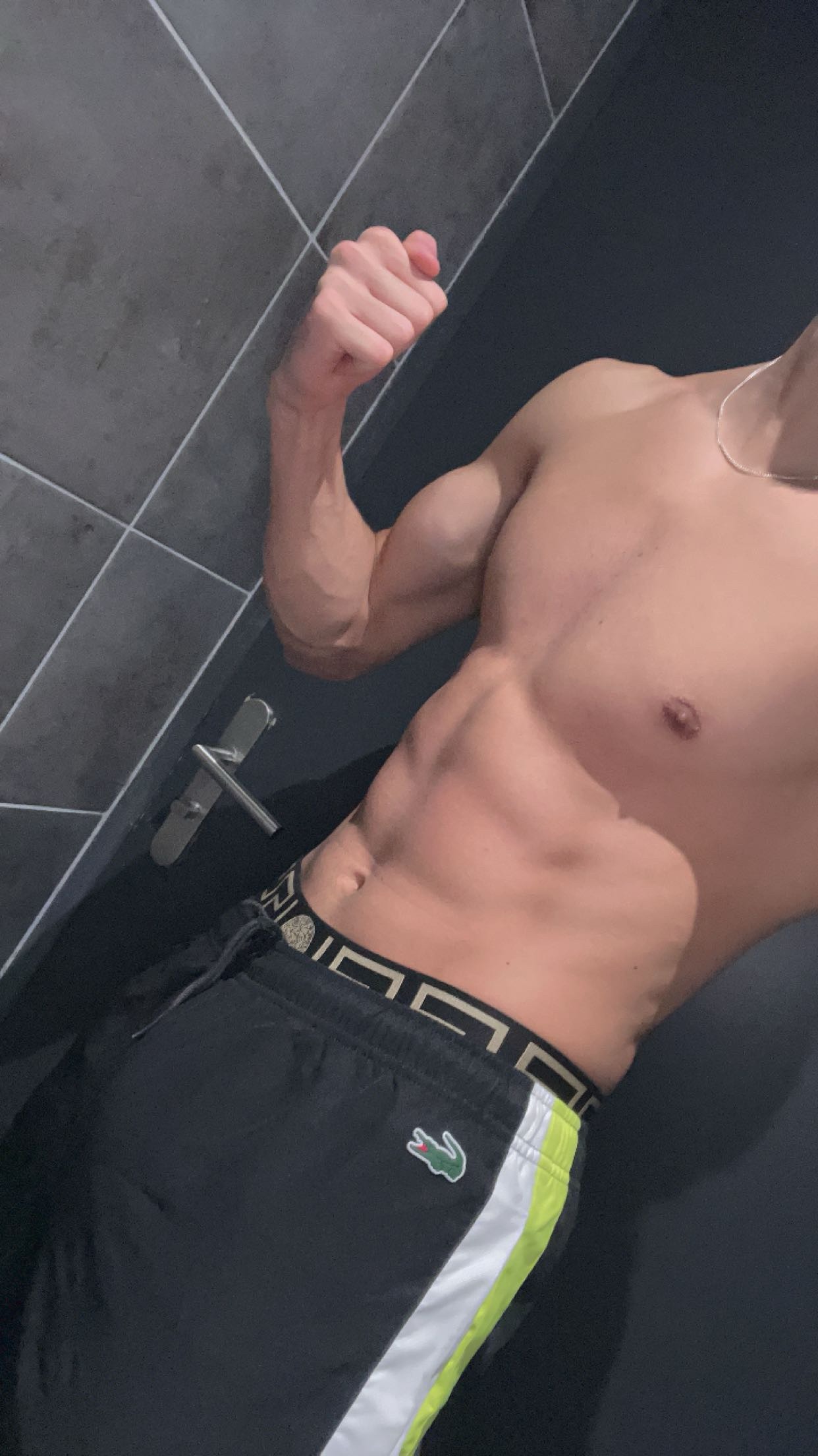 Profil de Harone, 22 ans, Cruising gay à Salavaux