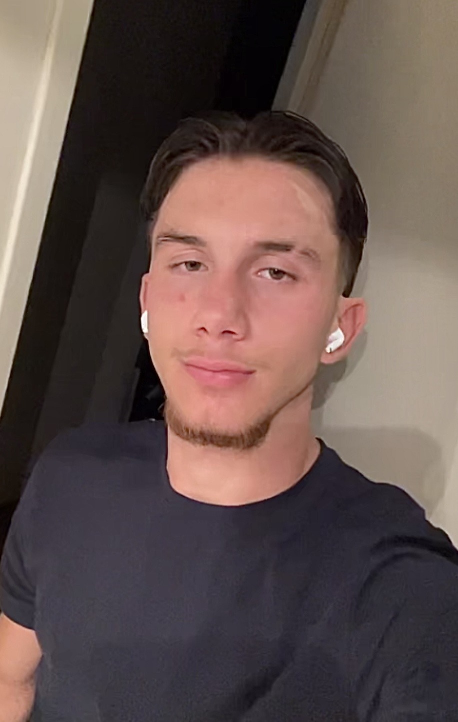 Profil de Eskander, 20 ans, Cruising gay à Tann
