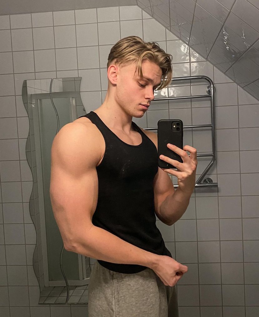 Profil de Maximilian, 25 ans, Cruising gay à Meiringen