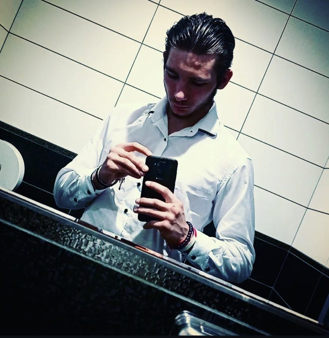 Profil de Yvrin, 20 ans, Cruising gay à Lüen