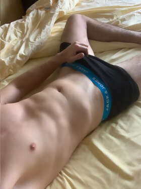 Profil de Tran, 27 ans, Cruising gay à Lüen