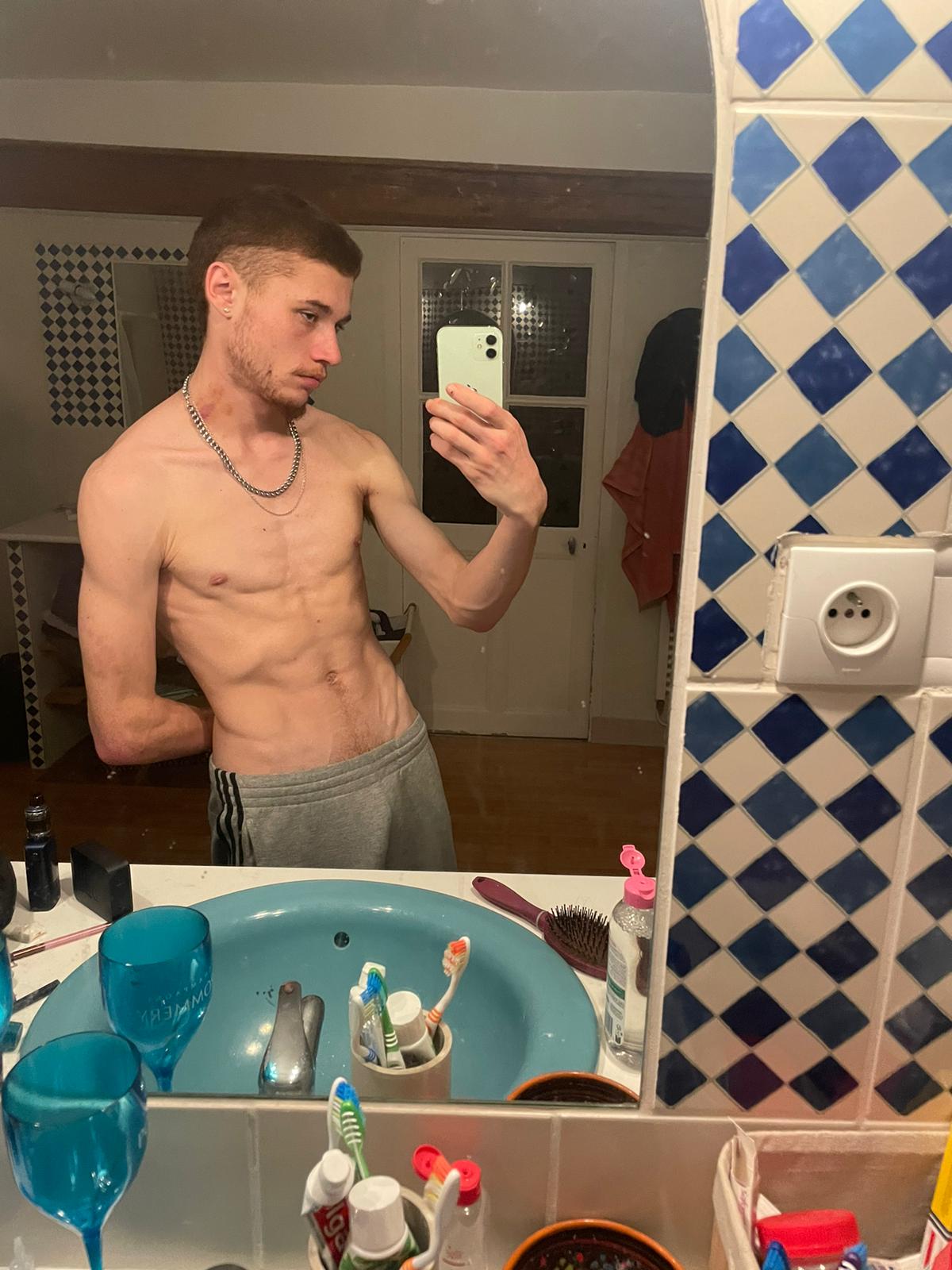 Profil de Norbert, 18 ans, Cruising gay à Brienz BE