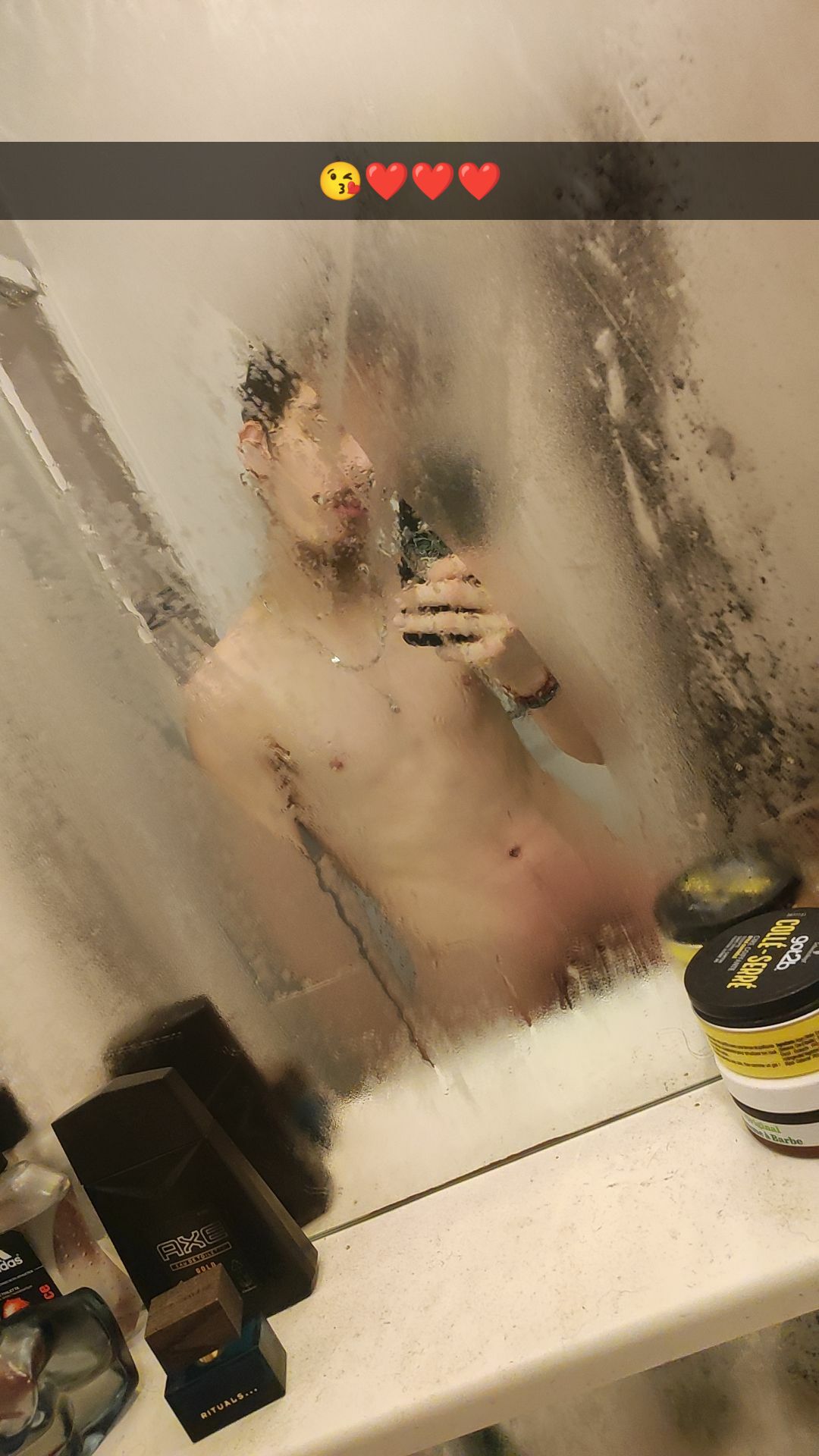 Profil de Farhane, 26 ans, Cruising gay à Iragna