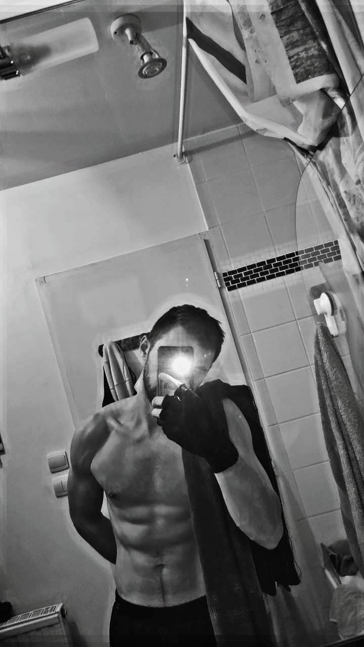 Profil de Dino, 28 ans, Cruising gay à Vaugondry