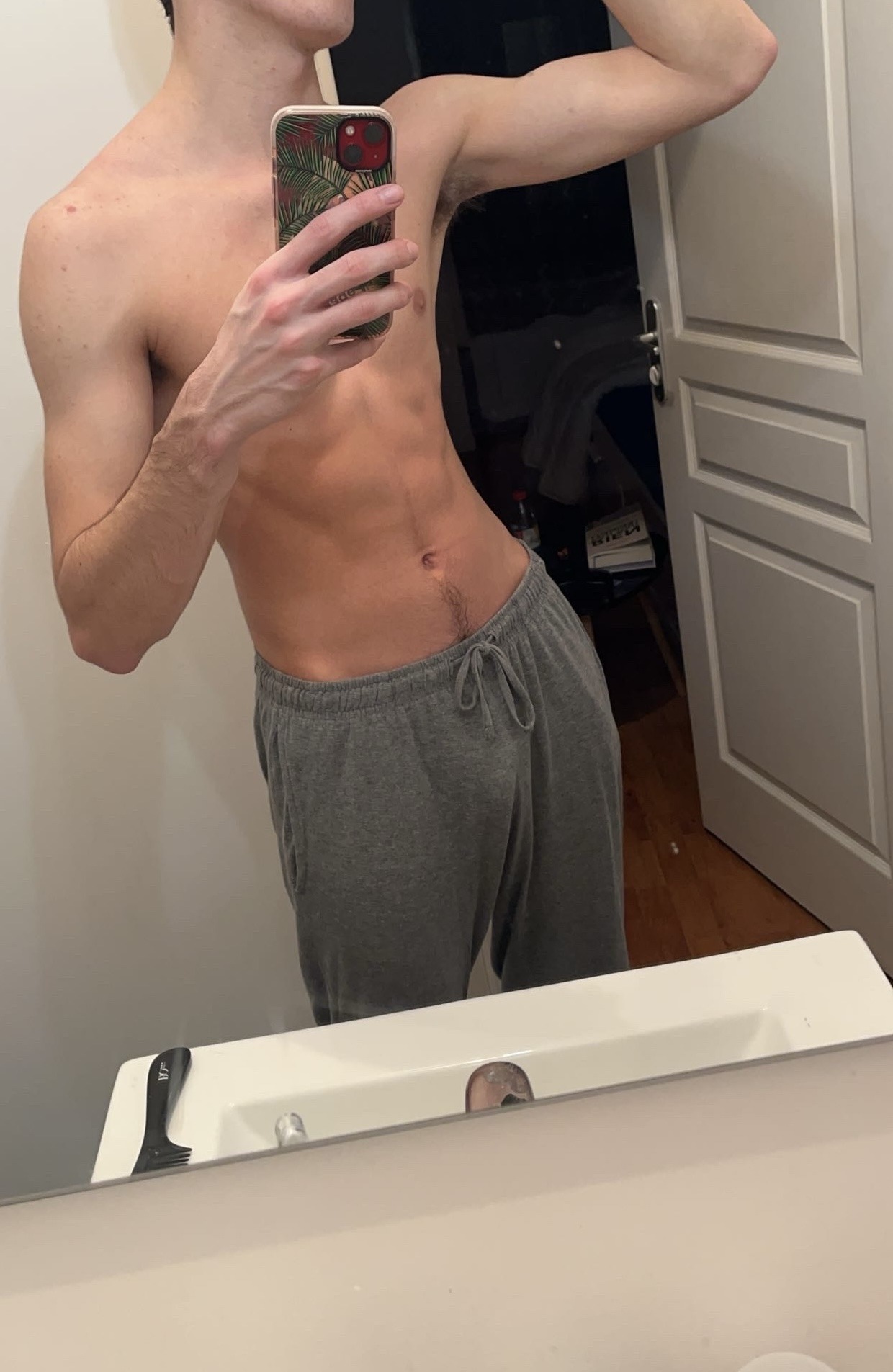 Profil de Kemi, 24 ans, Cruising gay à Frasco