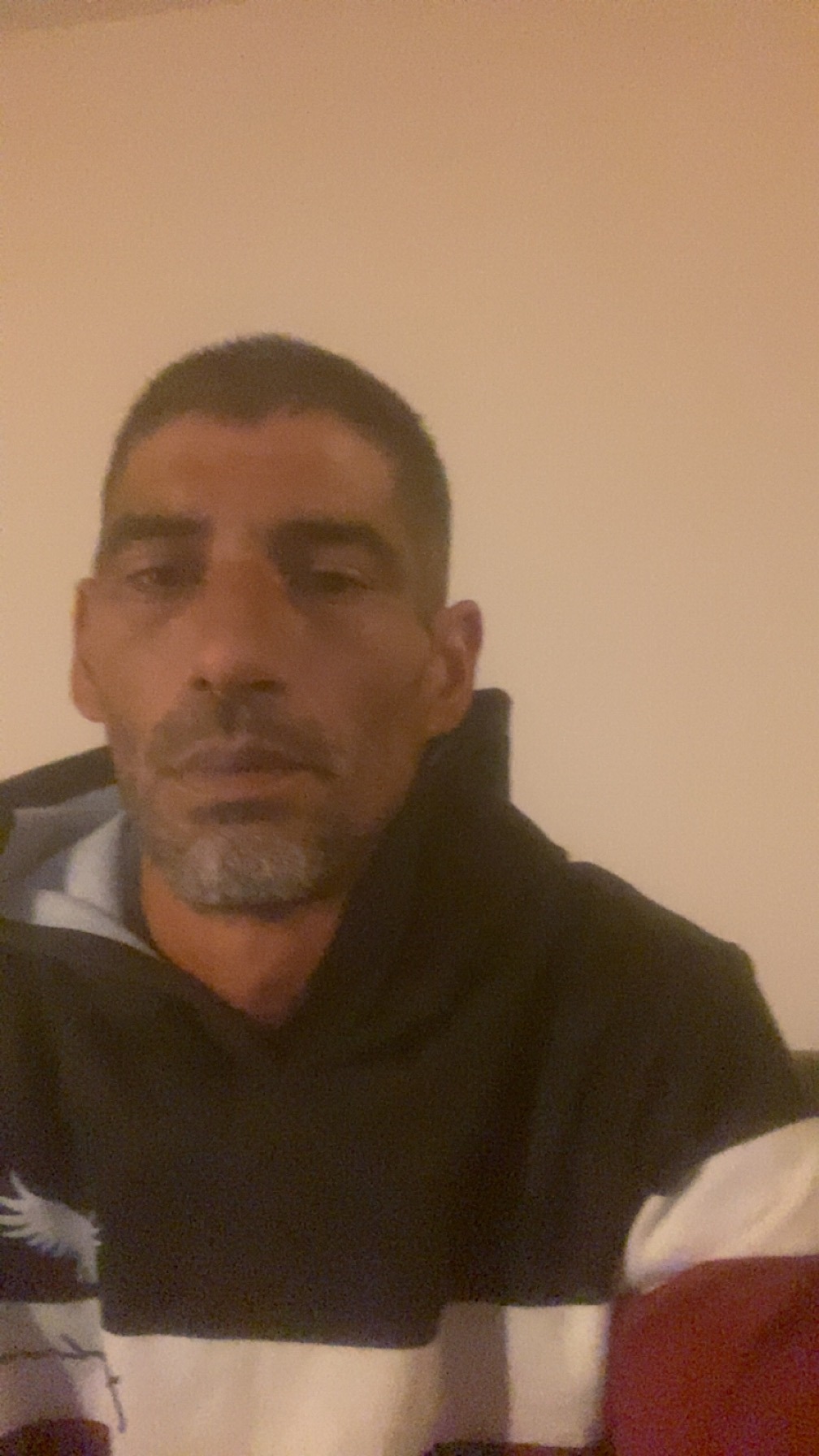 Profil de Aksil, 40 ans, Cruising gay à Mauensee