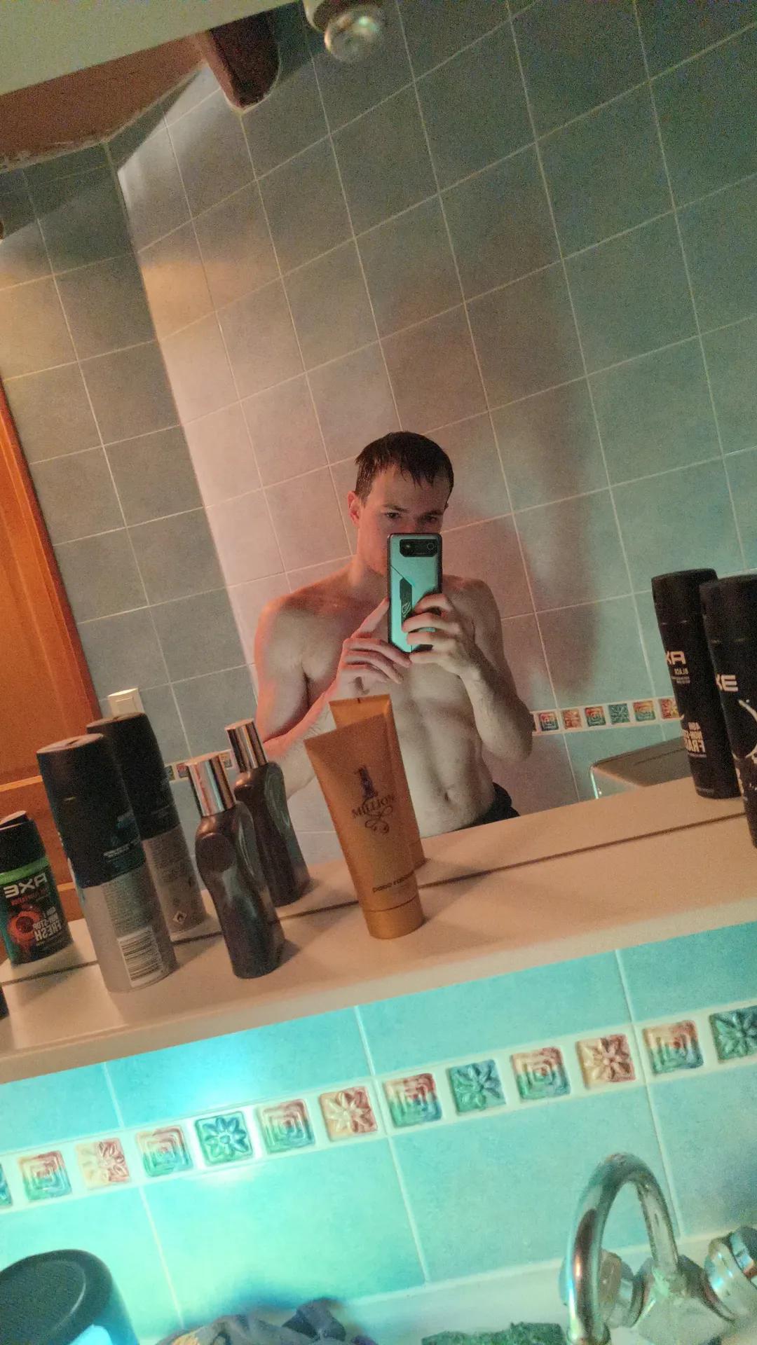 Profil de Najim, 22 ans, Cruising gay à Renan BE