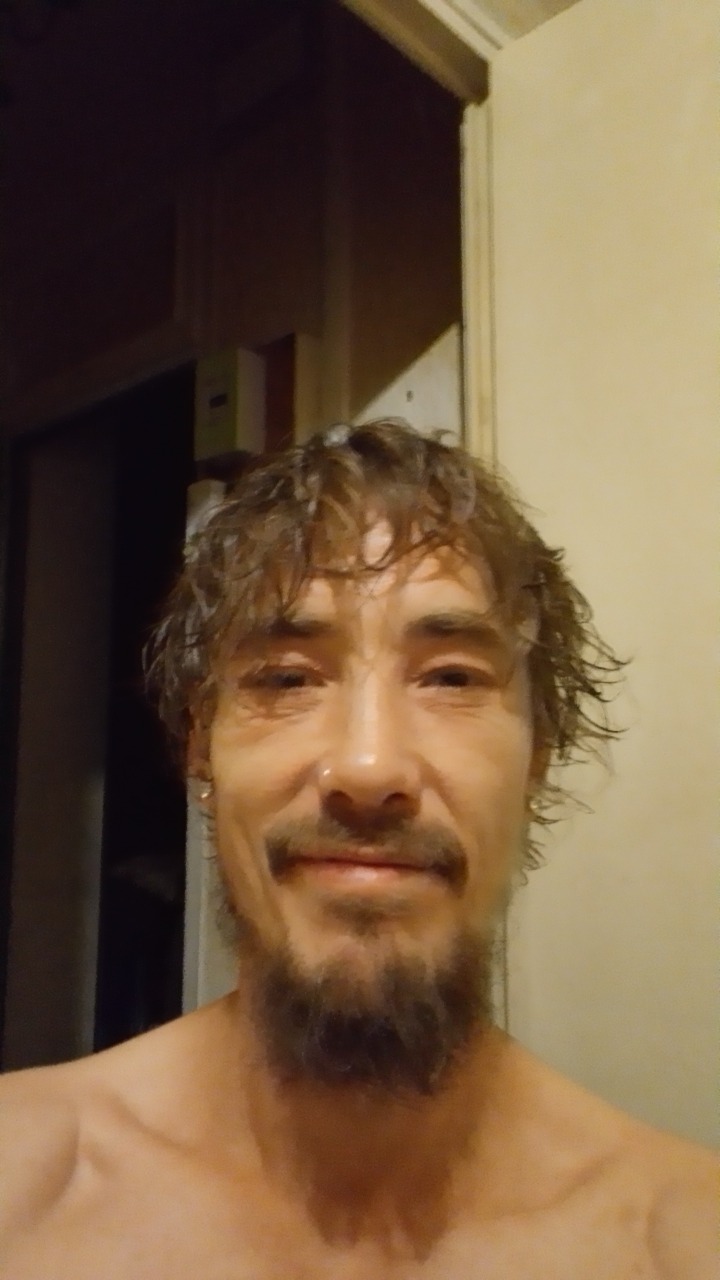 Profil de Georges-henry, 41 ans, Cruising gay à Senèdes