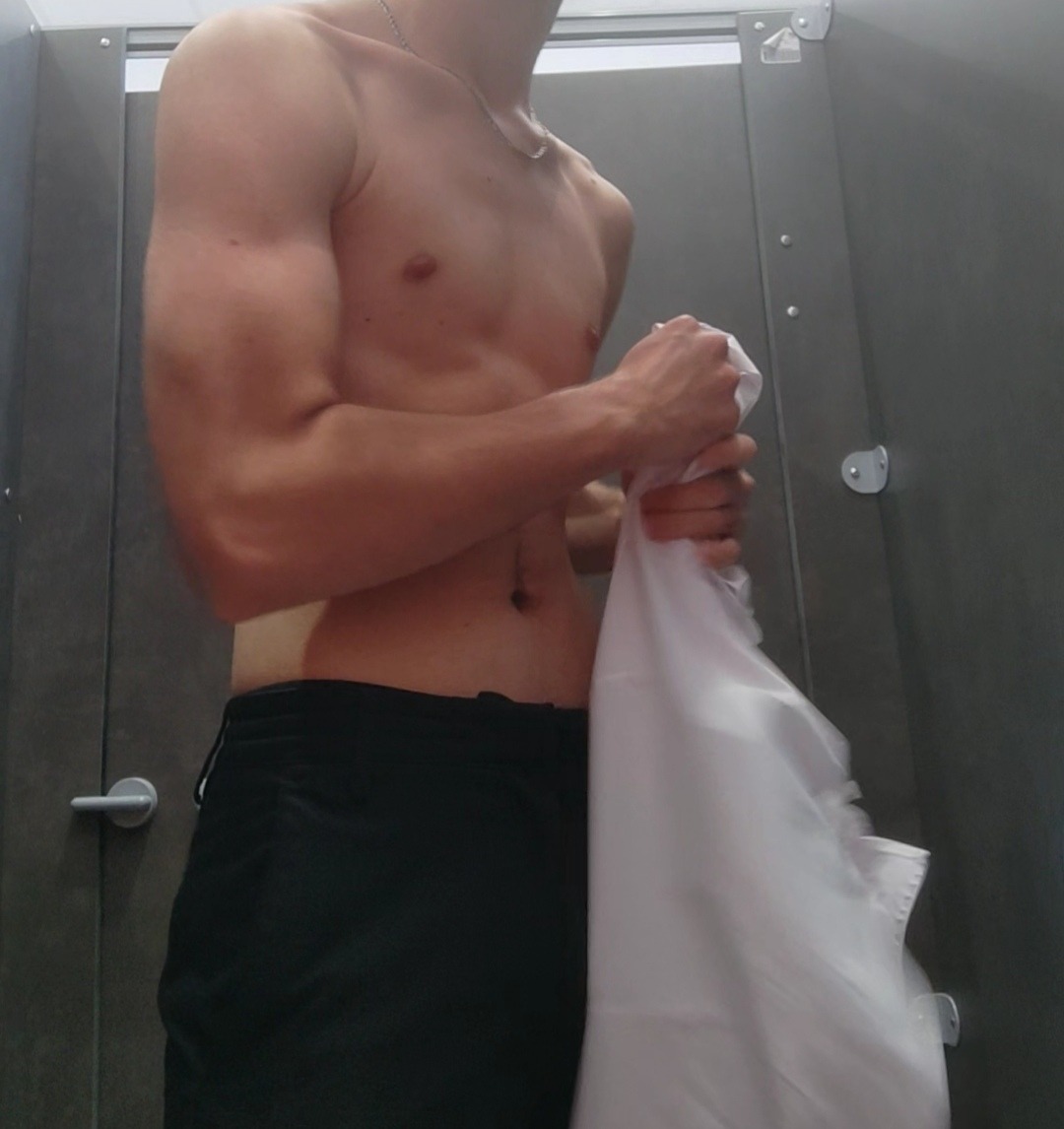 Profil de Sandor, 24 ans, Cruising gay à Lüscherz