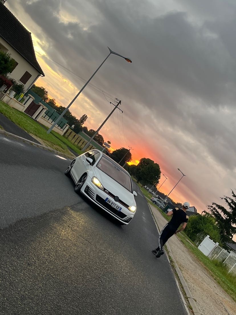 Profil de Juan-antonio, 24 ans, Cruising gay à Rivaz