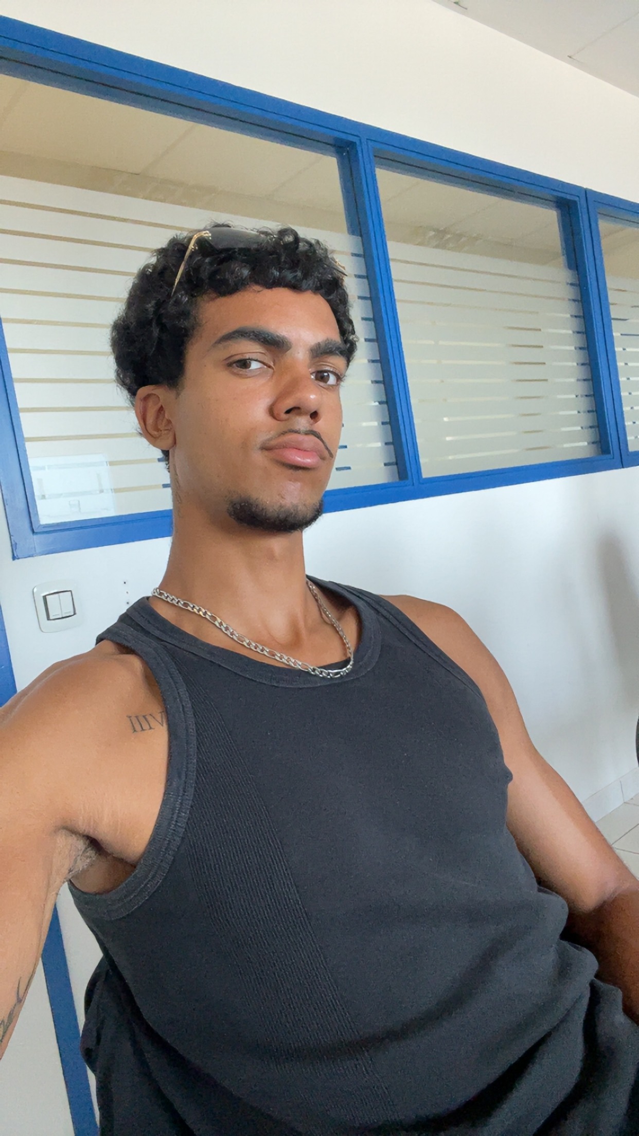 Profil de Manoe, 19 ans, Cruising gay à Knutwil