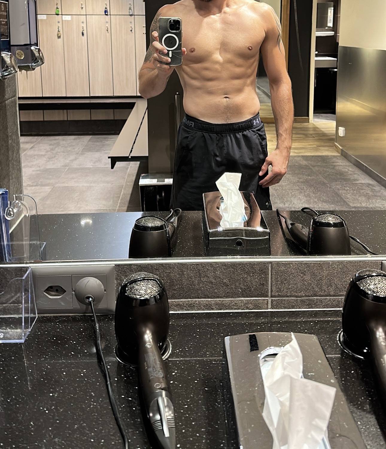 Profil de Alin, 27 ans, Cruising gay à Liesberg