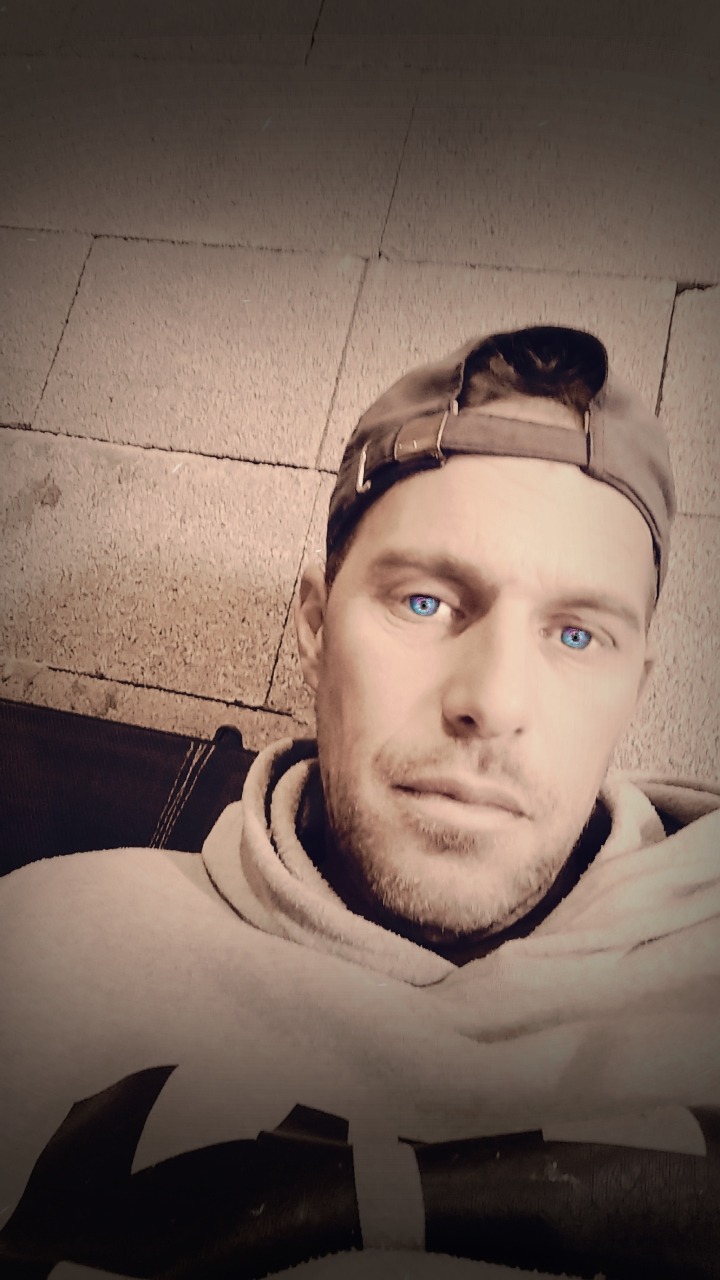 Profil de Steaven, 43 ans, Cruising gay à Saillon