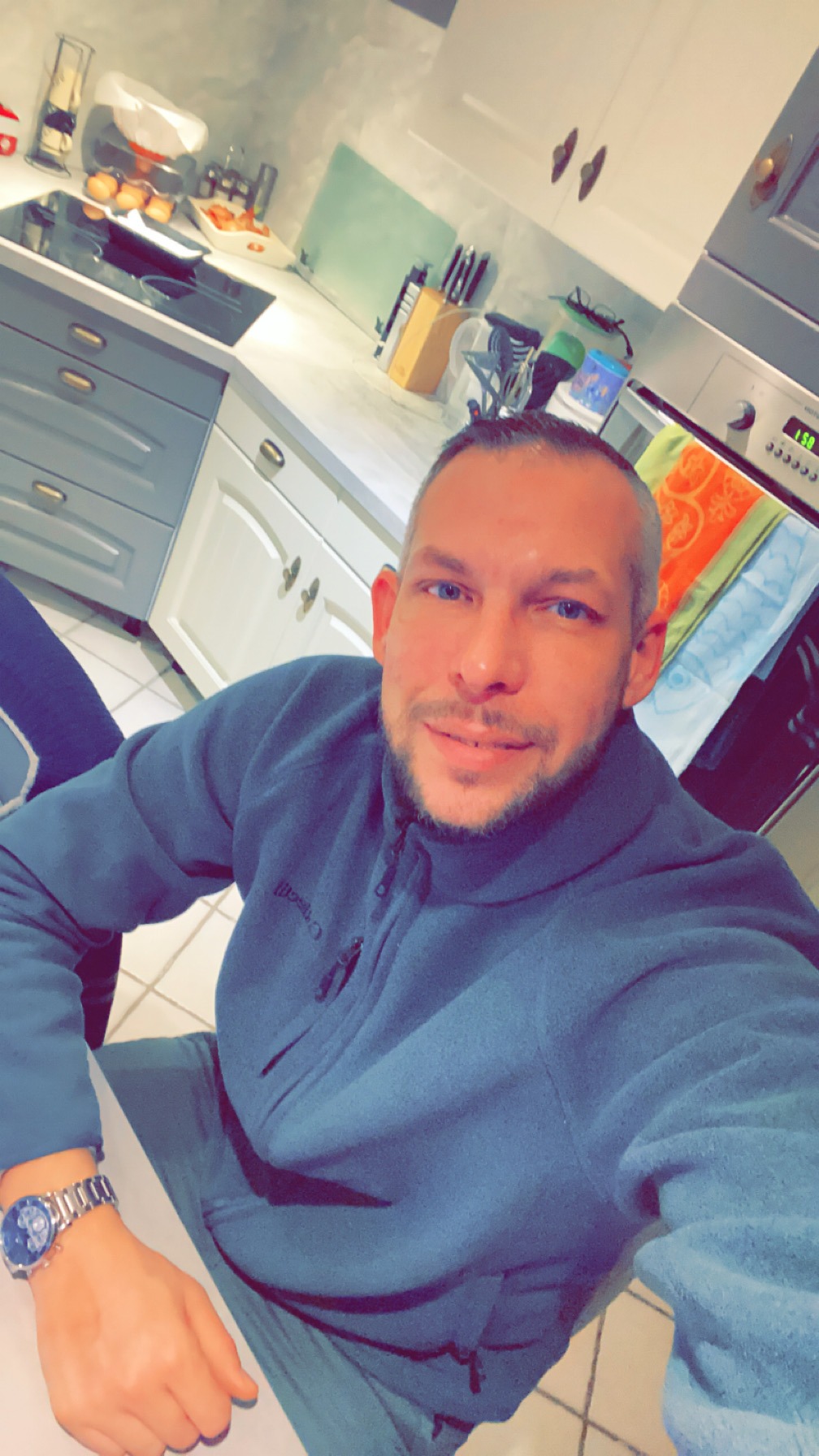 Profil de Altay, 18 ans, Cruising gay à Urdorf
